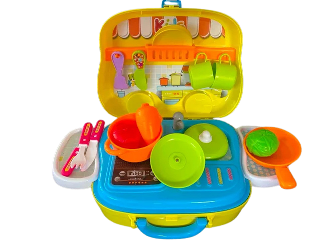 Kids yellow kitchen lunchbox set