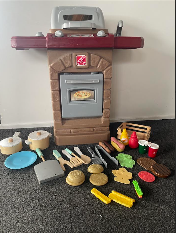Step 2 BBQ and Pizza Oven plus accessories
