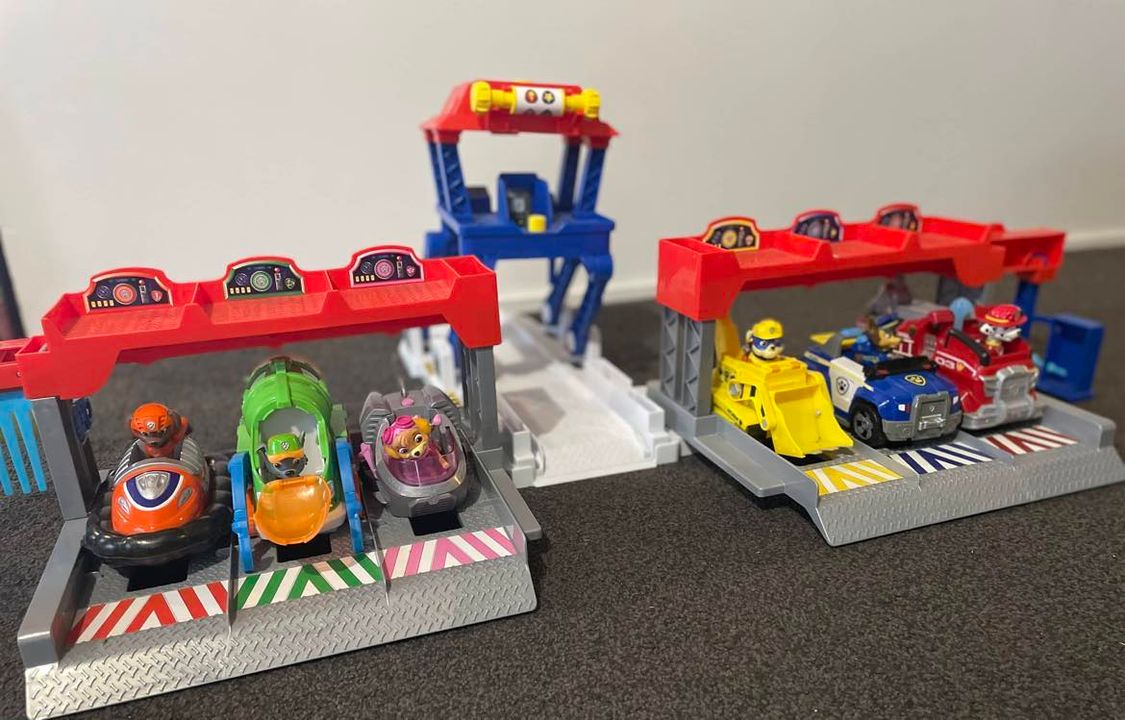 Paw Patrol Truck Stop HQ set